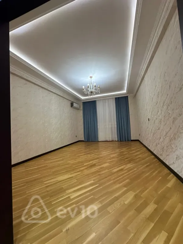 Satılır 3 otaqlı yeni tikili 122 m²
