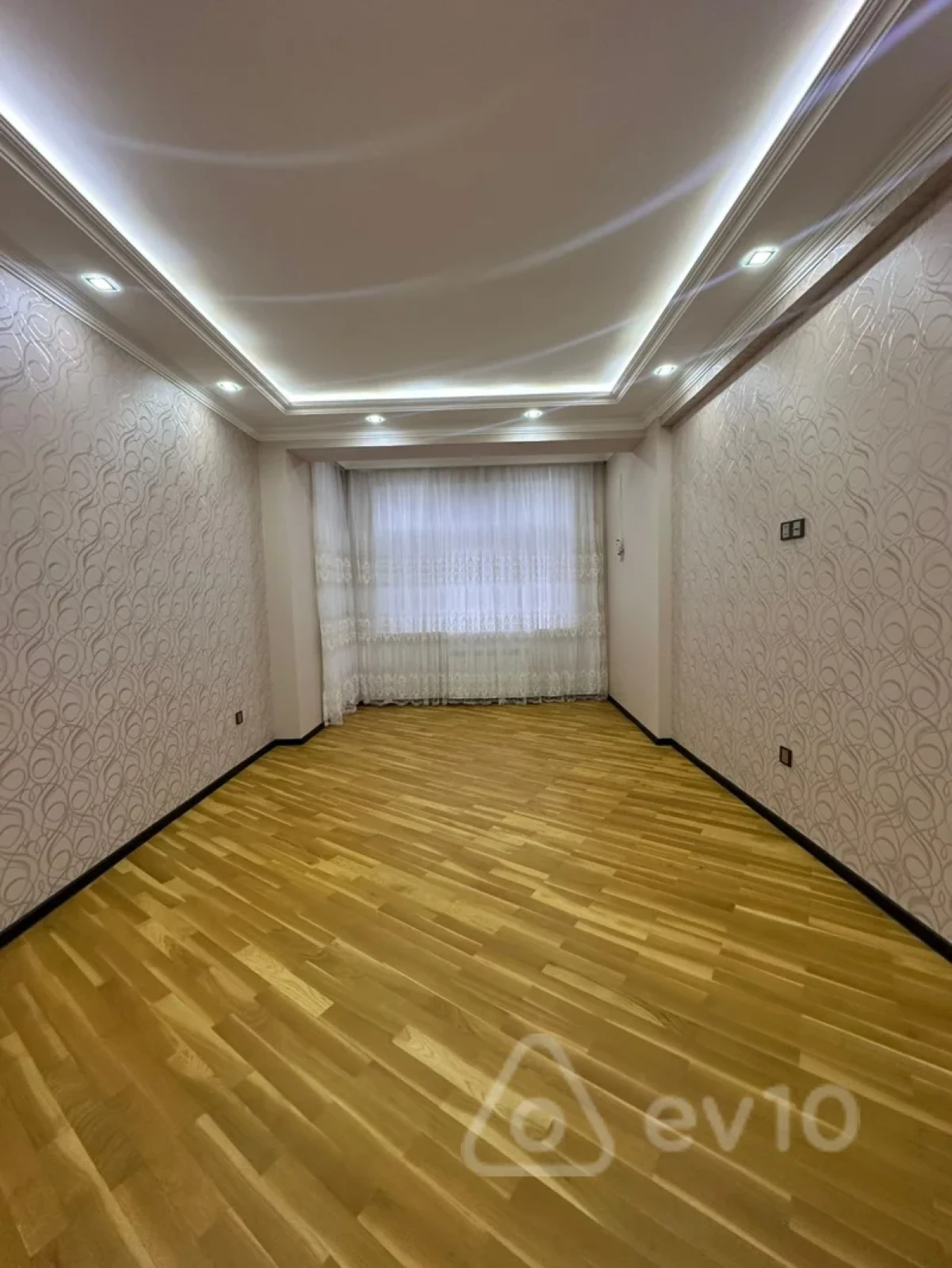 Satılır 3 otaqlı yeni tikili 122 m²