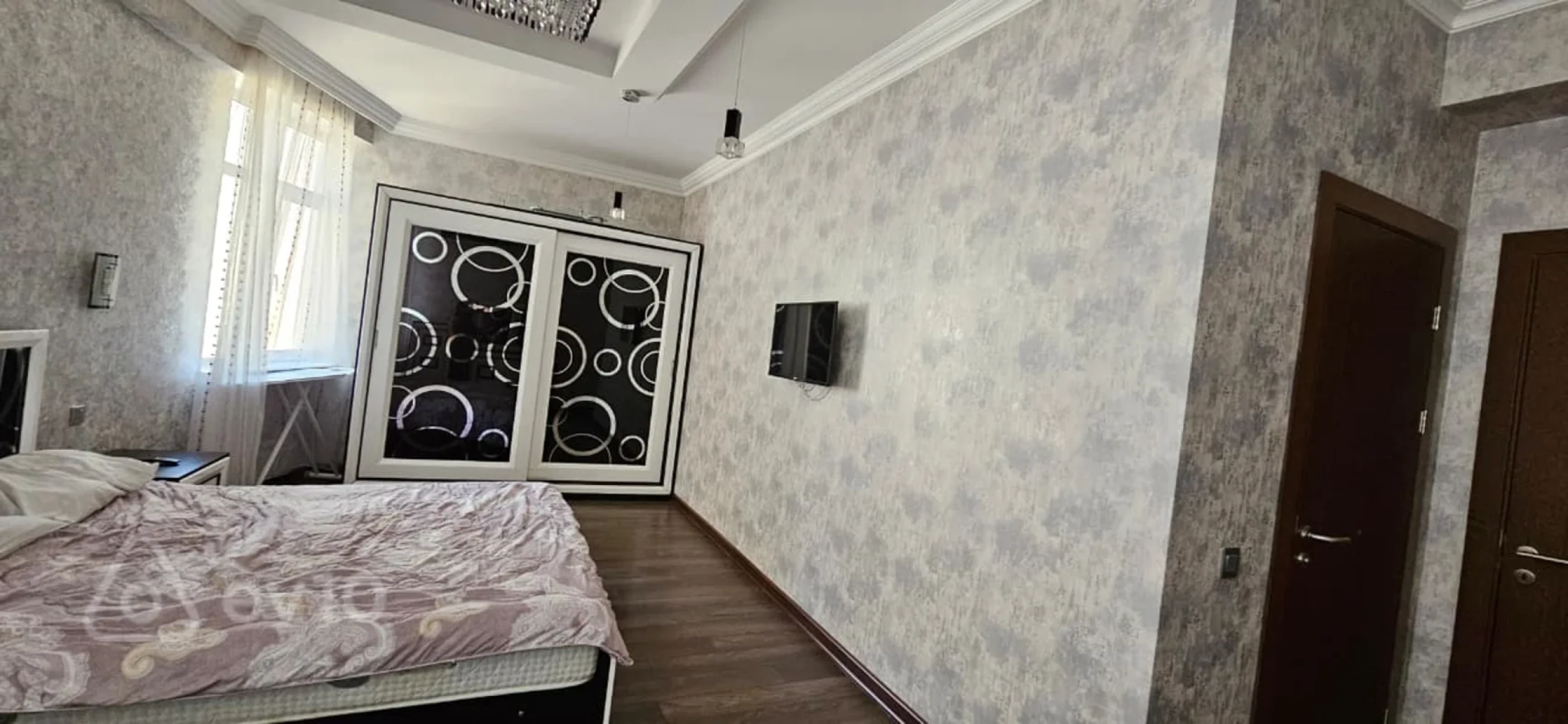 Kirayə verilir 4 otaqlı yeni tikili 170 m²