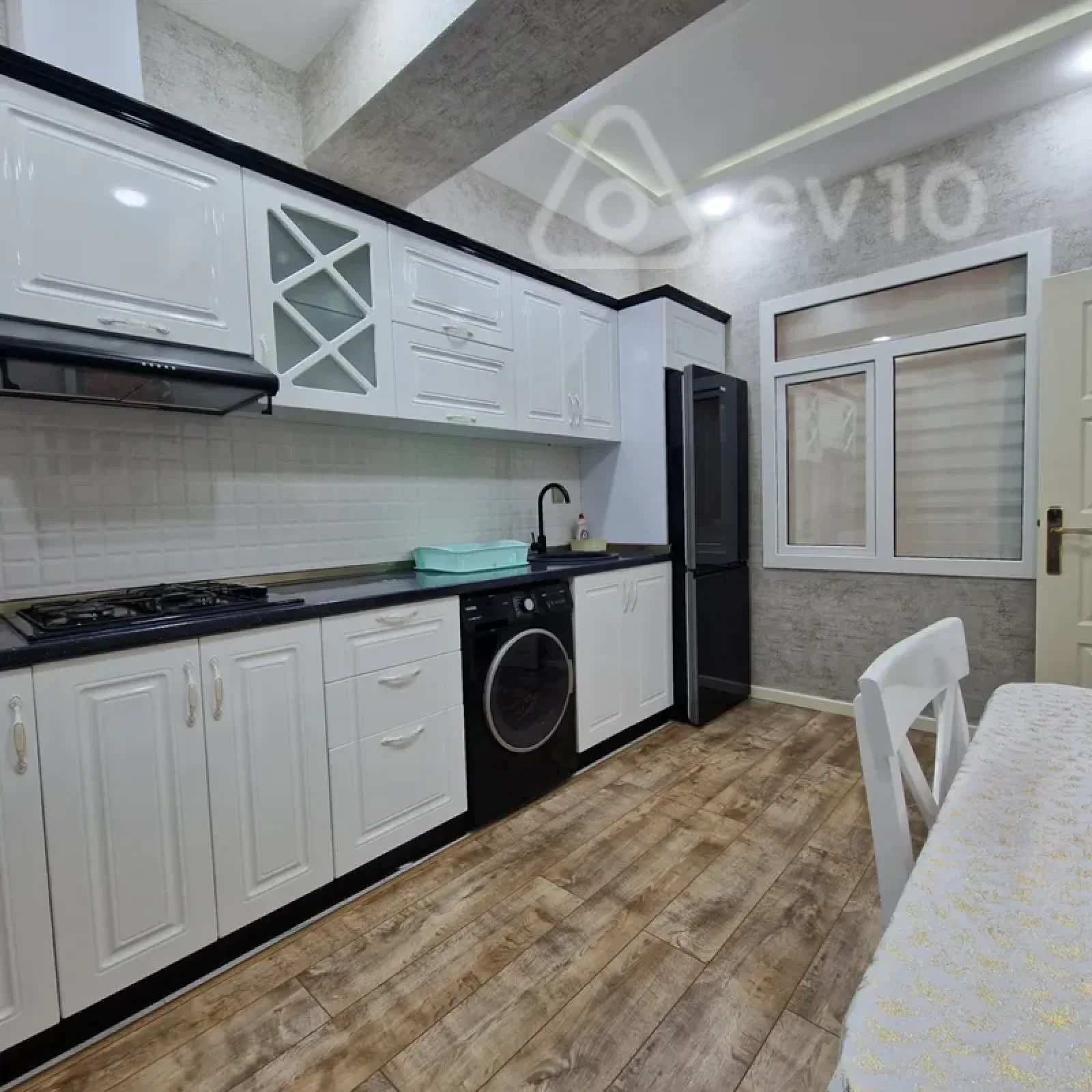 Kirayə verilir 2 otaqlı yeni tikili 71 m²