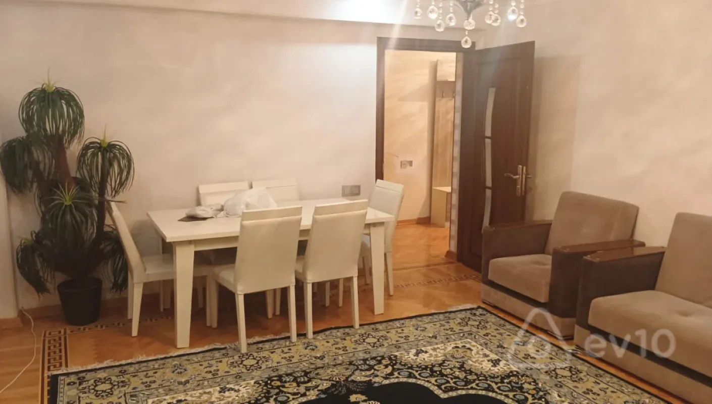 Kirayə verilir 3 otaqlı köhnə tikili 77 m²