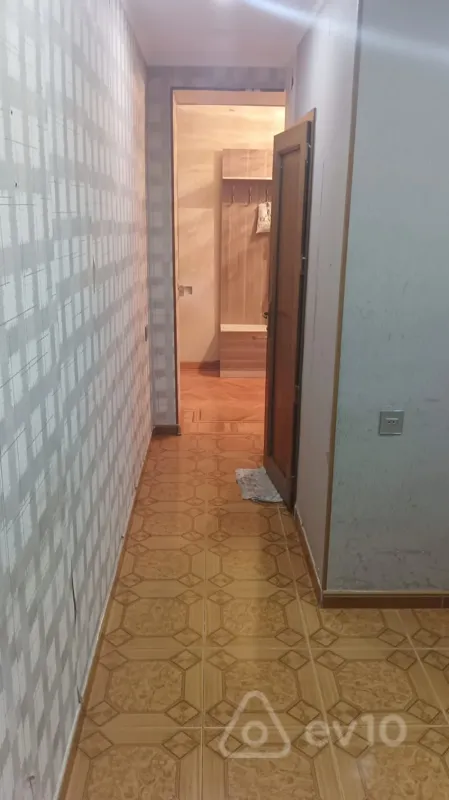 Kirayə verilir 3 otaqlı köhnə tikili 77 m²