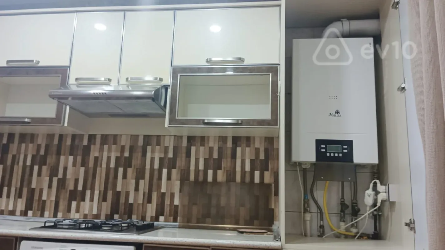 Kirayə verilir 3 otaqlı köhnə tikili 77 m²