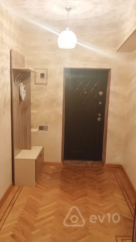 Kirayə verilir 3 otaqlı köhnə tikili 77 m²