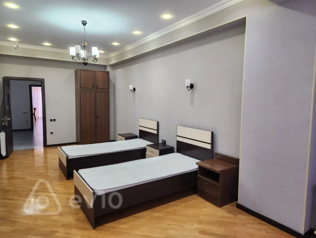Kirayə verilir 3 otaqlı yeni tikili 125 m²