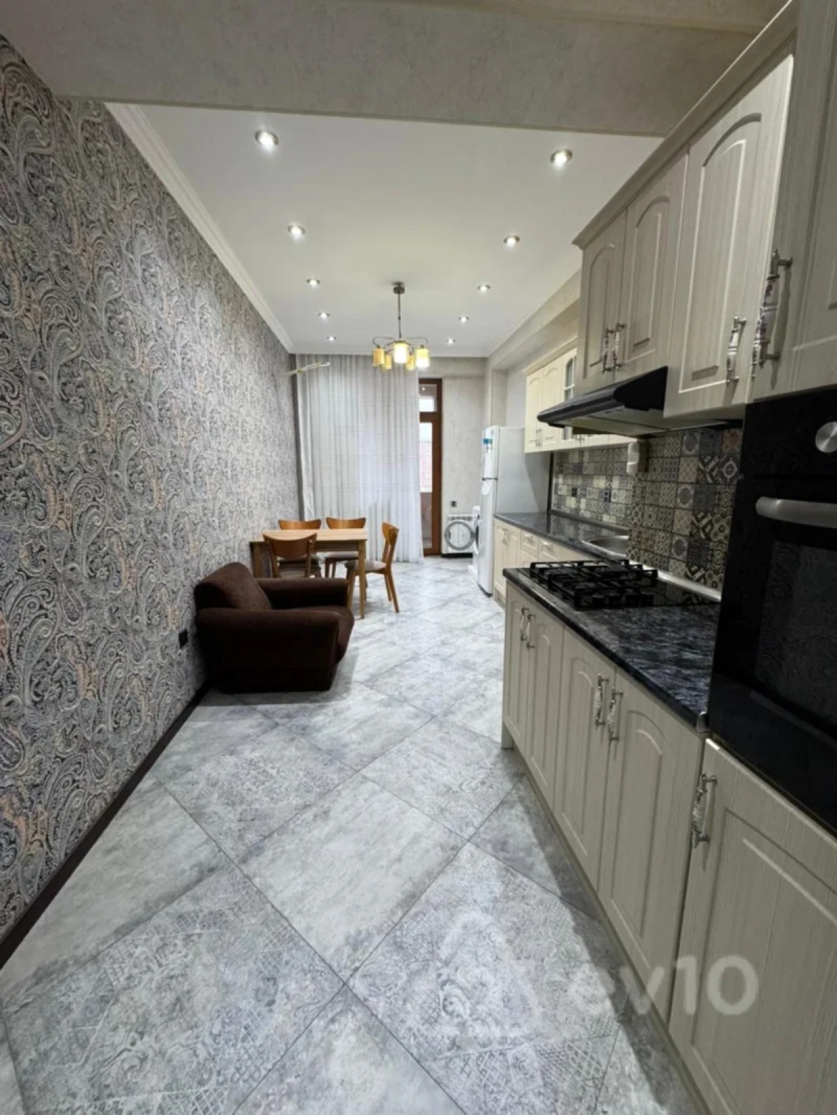 Kirayə verilir 3 otaqlı yeni tikili 125 m²