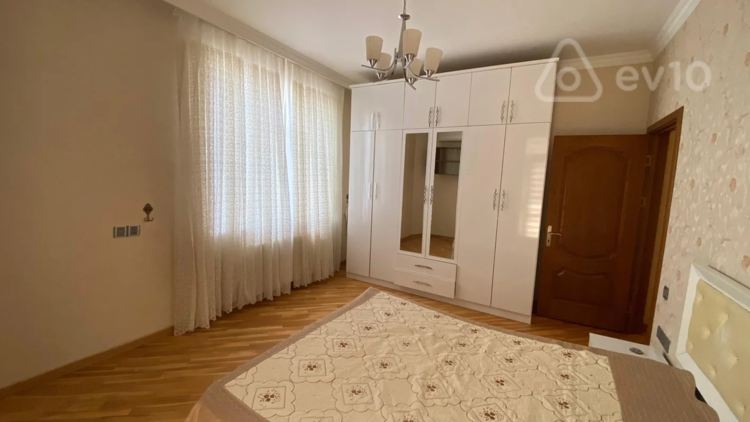 Kirayə verilir 2 otaqlı yeni tikili 89 m²