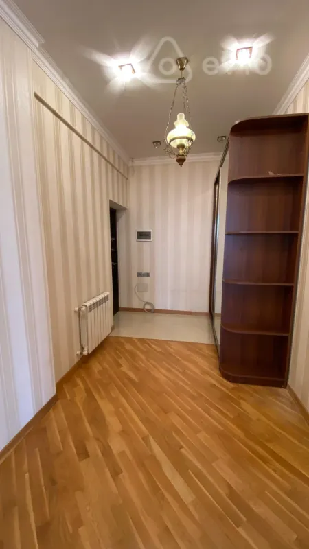 Kirayə verilir 2 otaqlı yeni tikili 89 m²