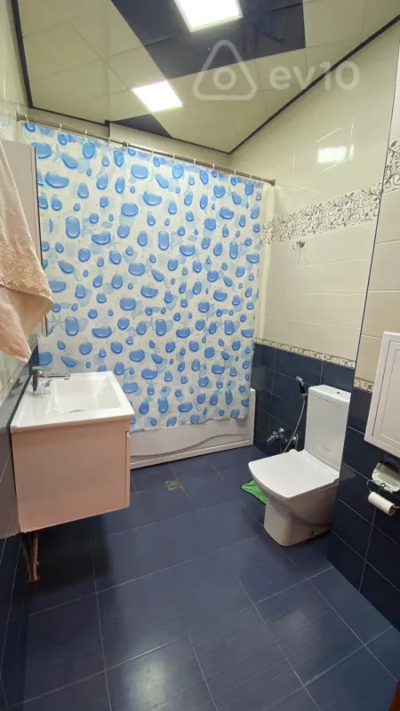 Kirayə verilir 2 otaqlı yeni tikili 89 m²