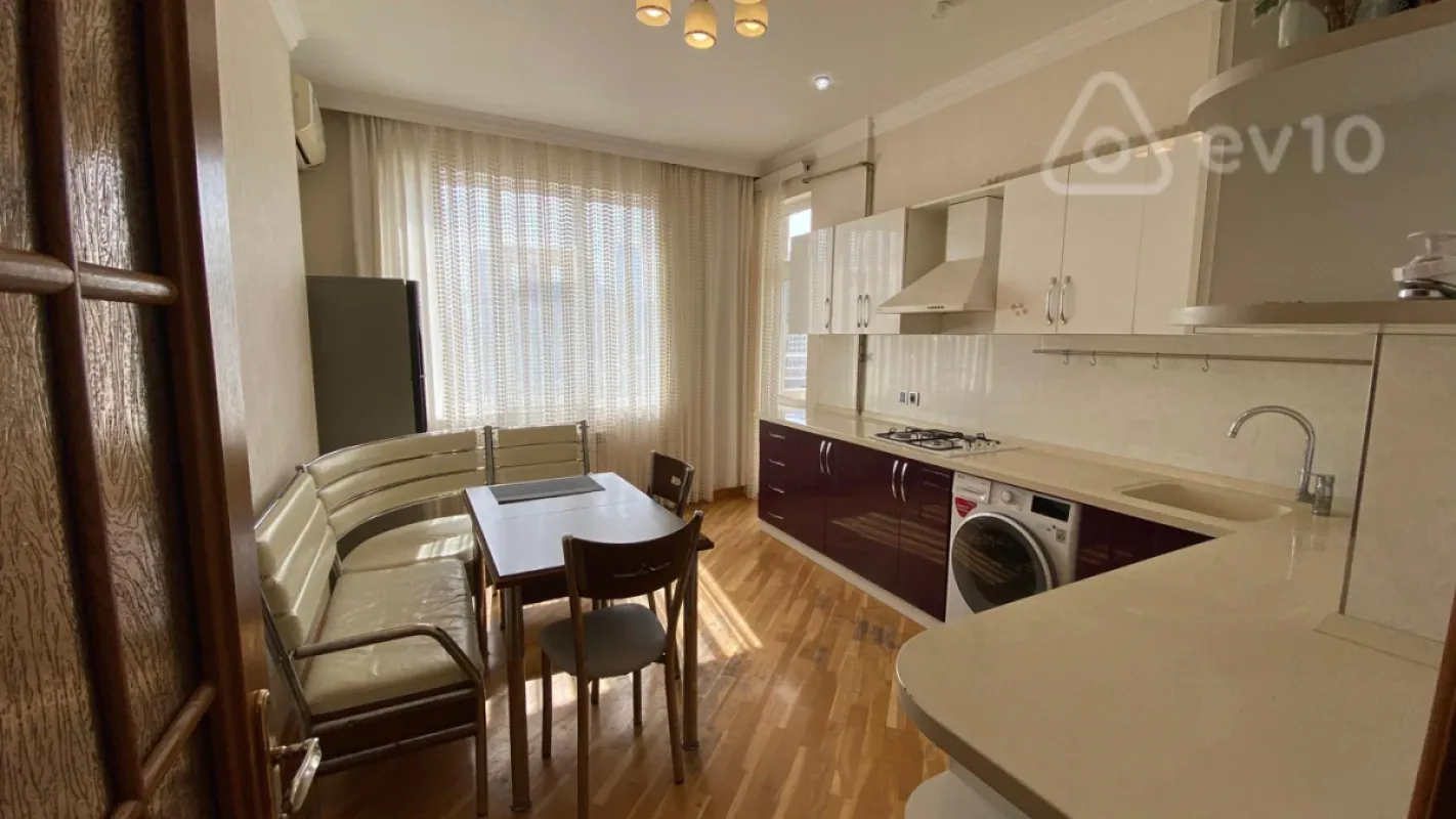 Kirayə verilir 2 otaqlı yeni tikili 89 m²