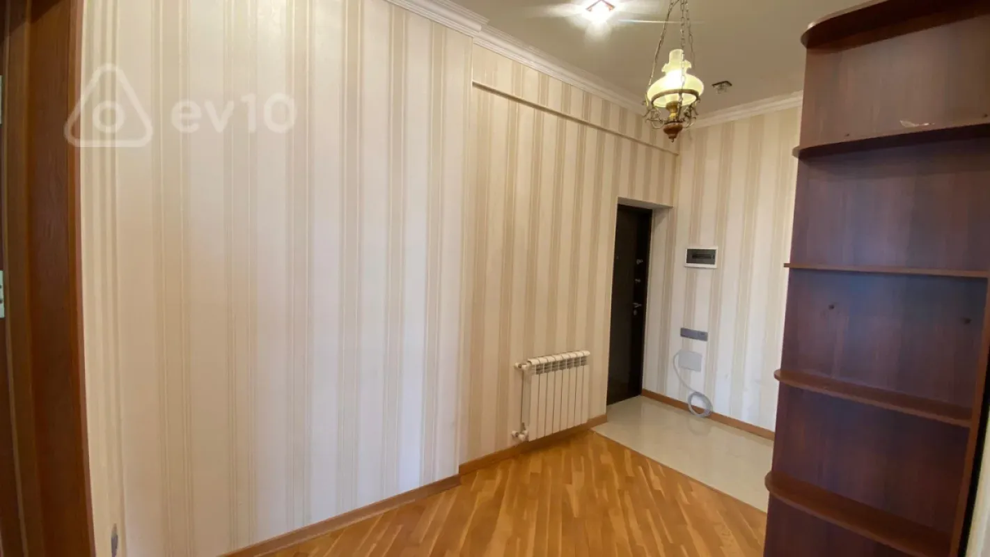 Kirayə verilir 2 otaqlı yeni tikili 89 m²