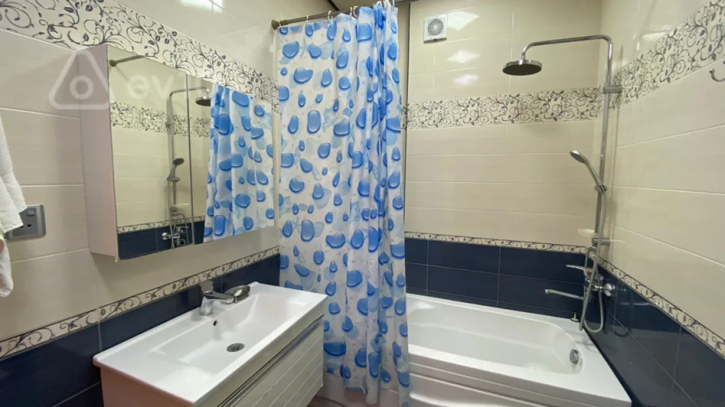 Kirayə verilir 2 otaqlı yeni tikili 89 m²