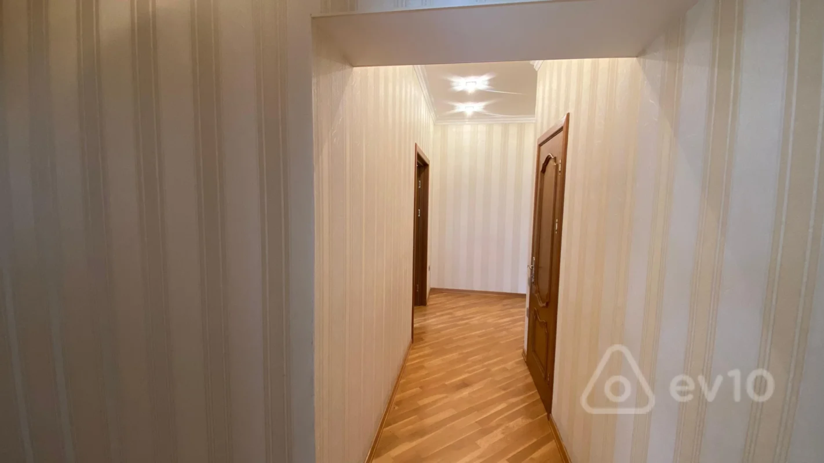 Kirayə verilir 2 otaqlı yeni tikili 89 m²