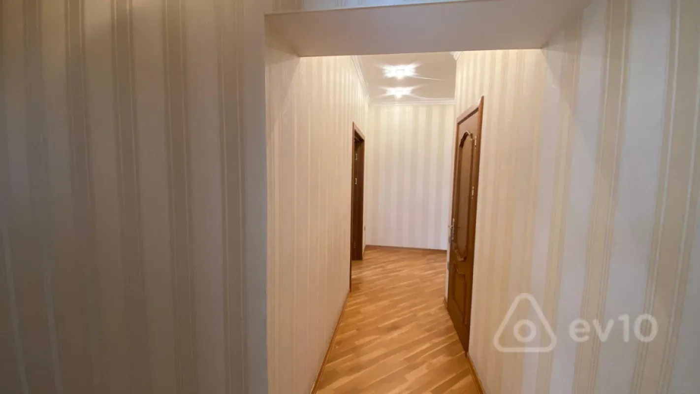 Kirayə verilir 2 otaqlı yeni tikili 89 m²