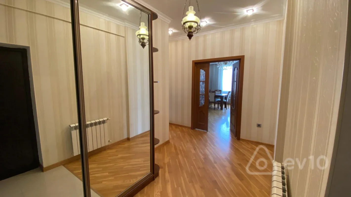 Kirayə verilir 2 otaqlı yeni tikili 89 m²