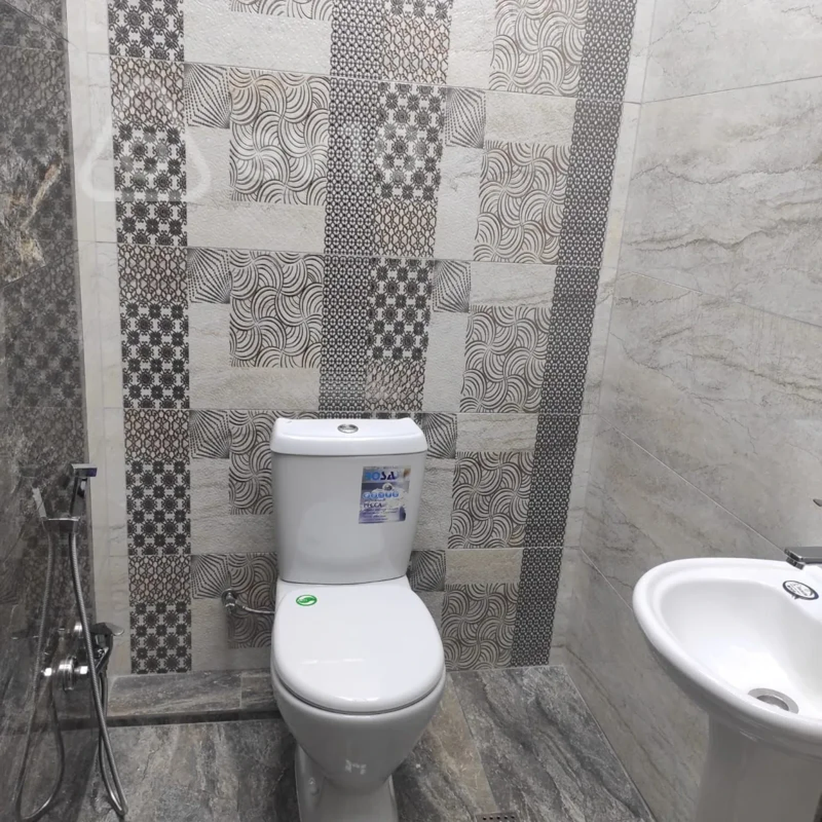 Kirayə verilir 3 otaqlı yeni tikili 155 m²