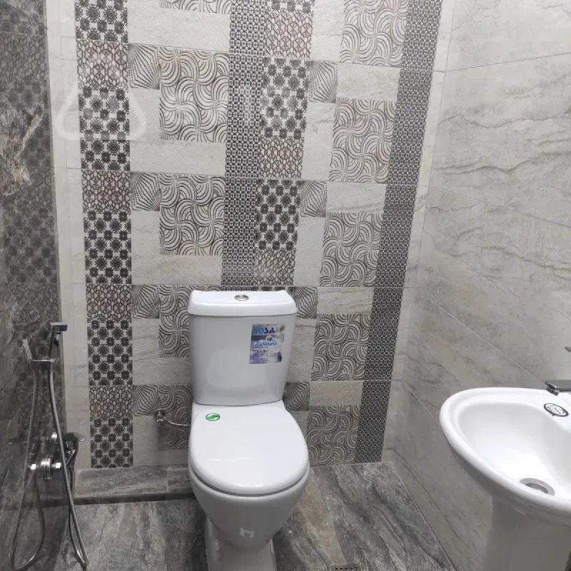 Kirayə verilir 3 otaqlı yeni tikili 155 m²