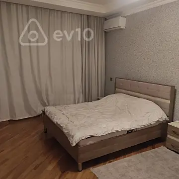 Kirayə verilir 3 otaqlı yeni tikili 155 m²