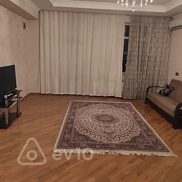 Kirayə verilir 3 otaqlı yeni tikili 155 m²