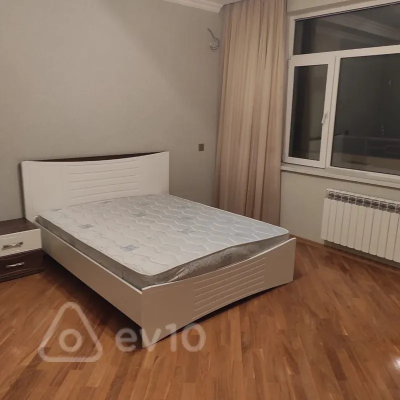 Kirayə verilir 3 otaqlı yeni tikili 155 m²