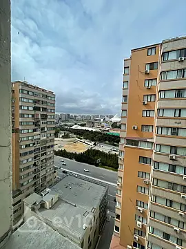 Kirayə verilir 3 otaqlı yeni tikili 150 m²