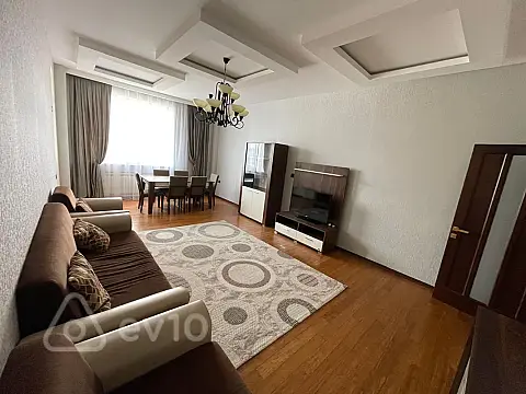 Kirayə verilir 3 otaqlı yeni tikili 150 m²