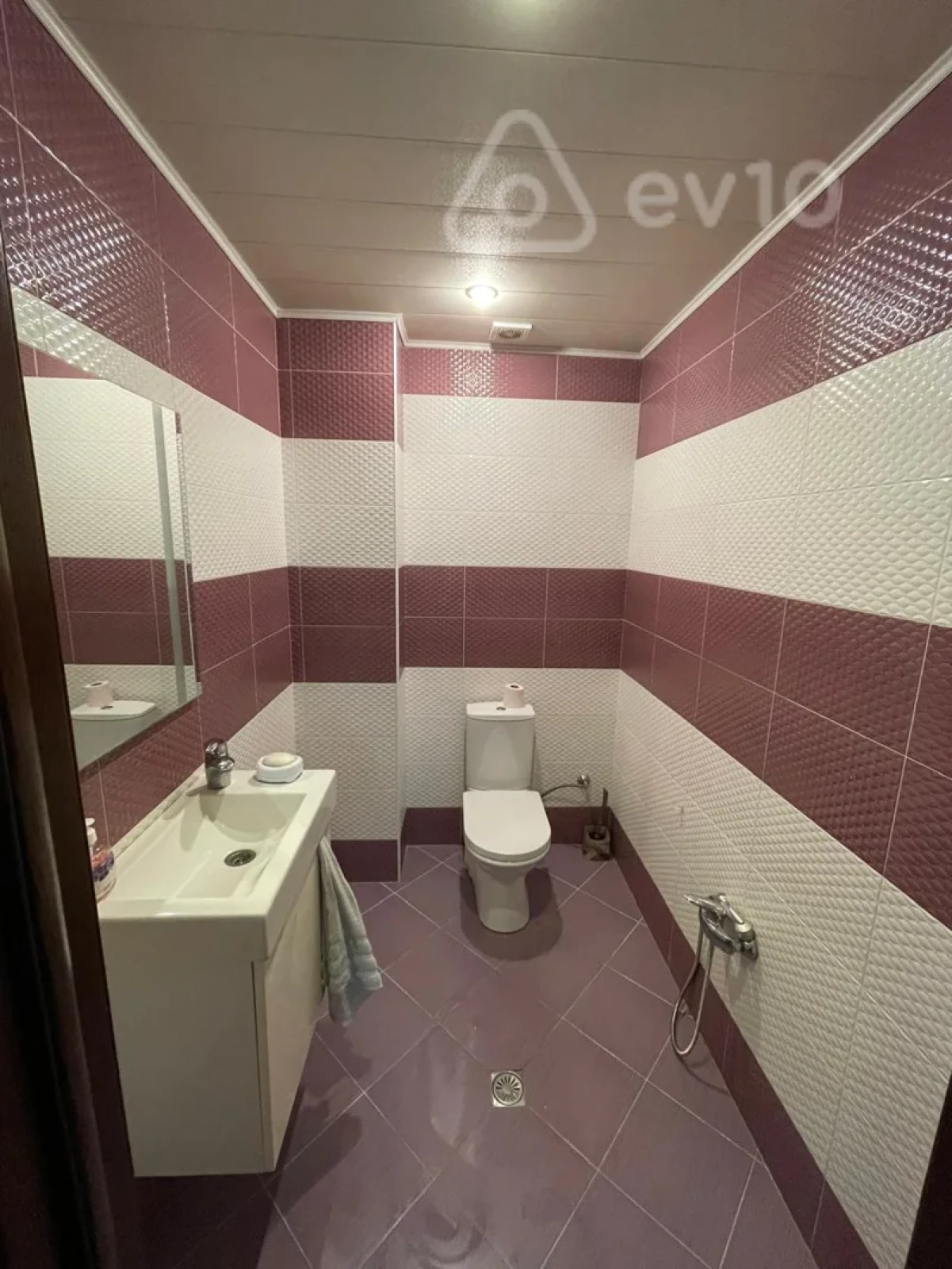 Kirayə verilir 3 otaqlı yeni tikili 150 m²