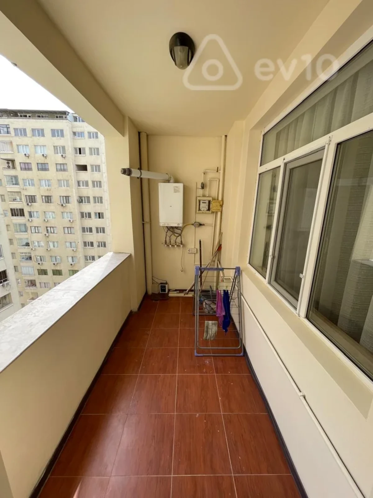 Kirayə verilir 3 otaqlı yeni tikili 150 m²