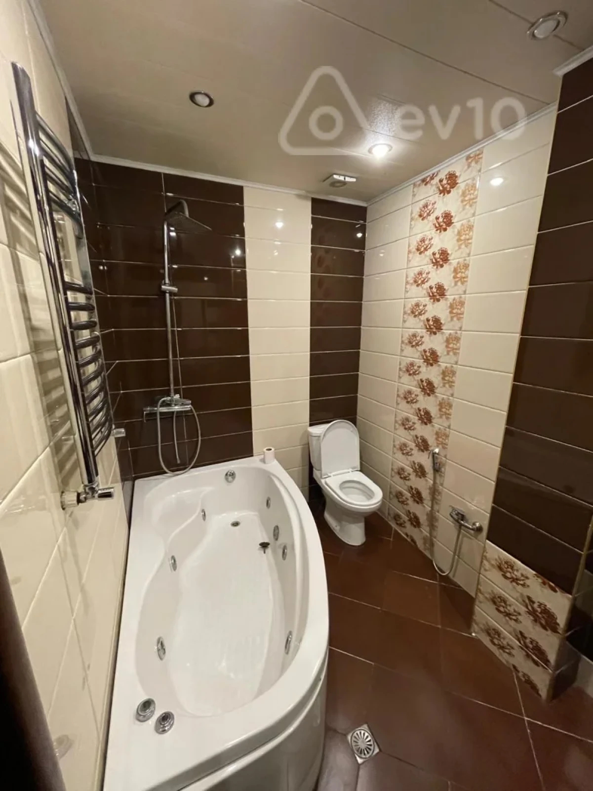 Kirayə verilir 3 otaqlı yeni tikili 150 m²