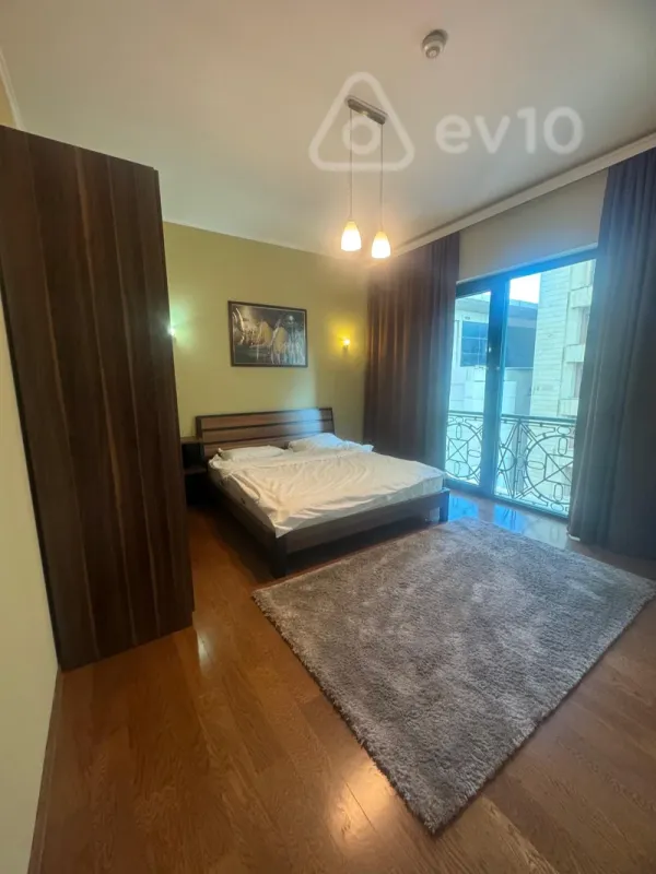 Kirayə verilir 3 otaqlı yeni tikili 106 m²