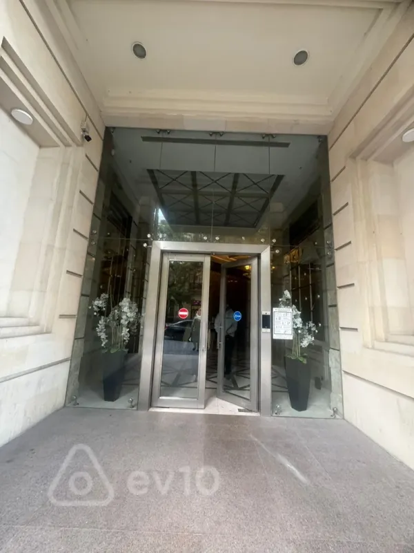 Kirayə verilir 3 otaqlı yeni tikili 106 m²