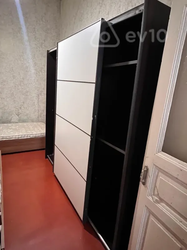 Kirayə verilir 1 otaqlı köhnə tikili 30 m²