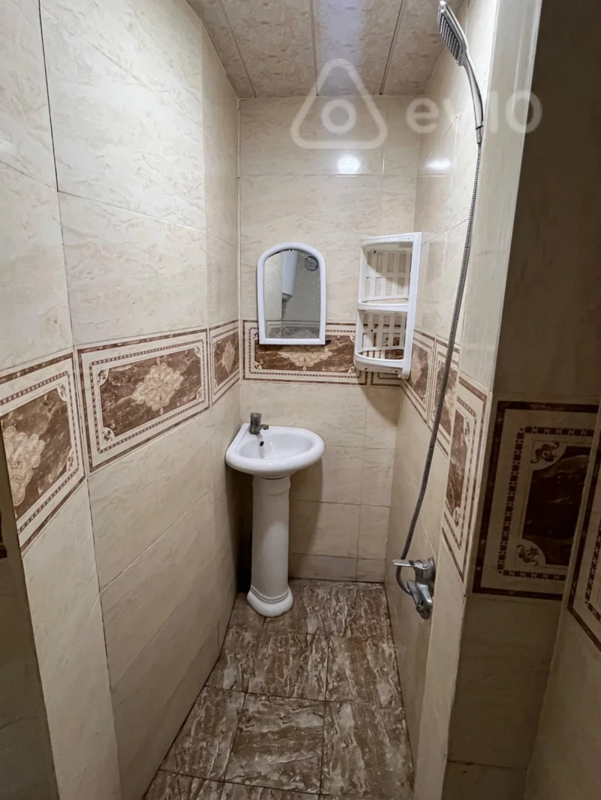 Kirayə verilir 1 otaqlı köhnə tikili 30 m²