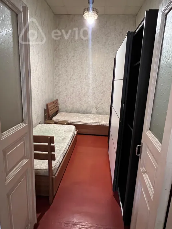 Kirayə verilir 1 otaqlı köhnə tikili 30 m²