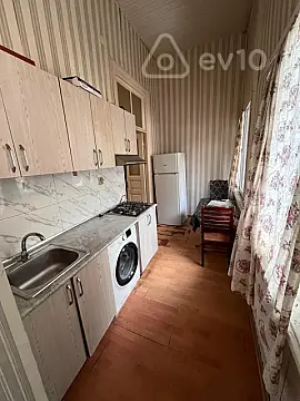 Kirayə verilir 1 otaqlı köhnə tikili 30 m²