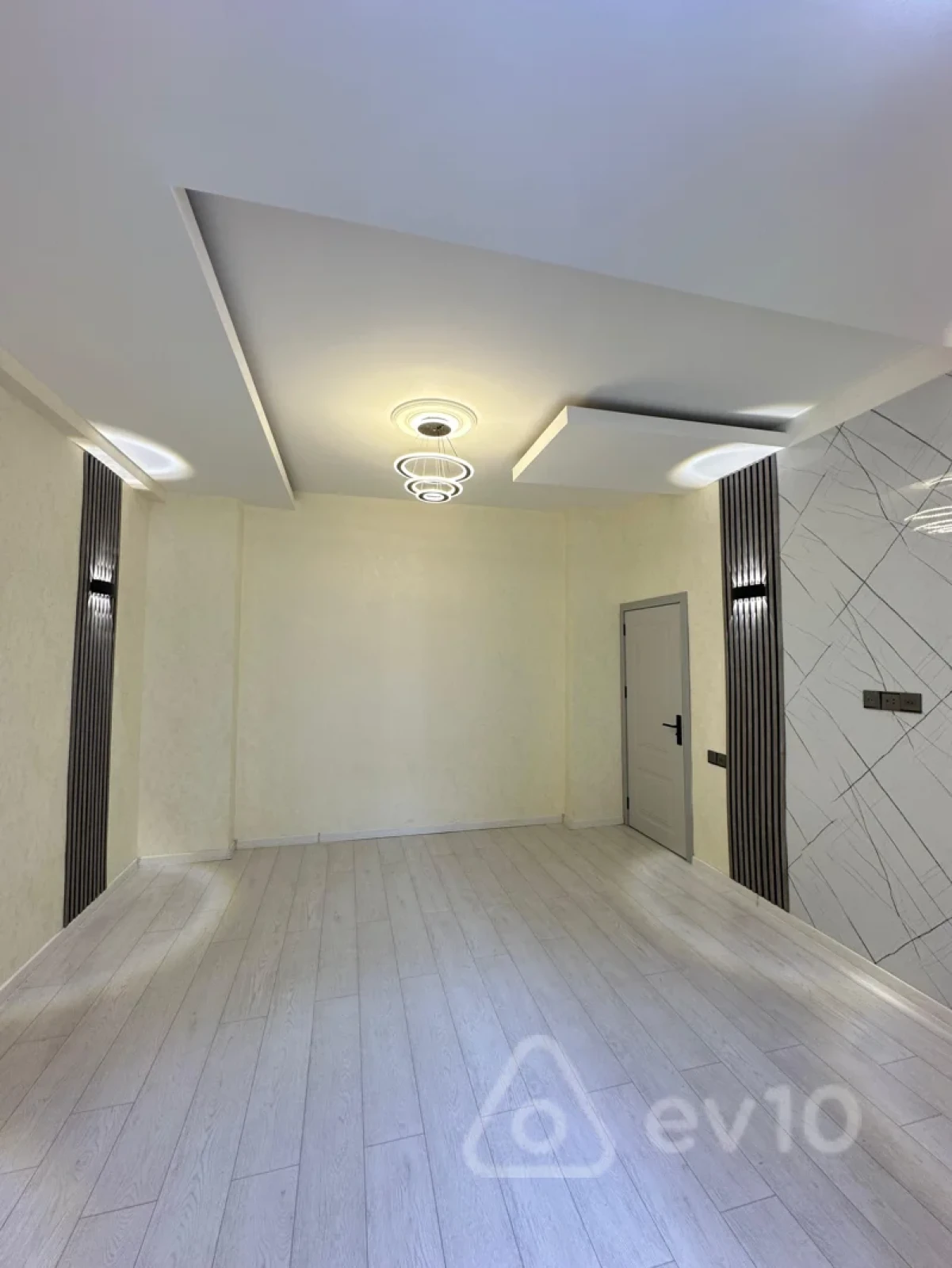 Satılır 2 otaqlı yeni tikili 55 m²