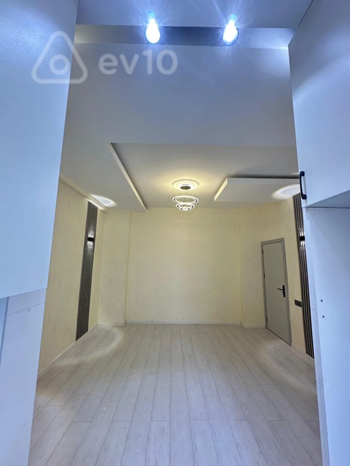 Satılır 2 otaqlı yeni tikili 55 m²