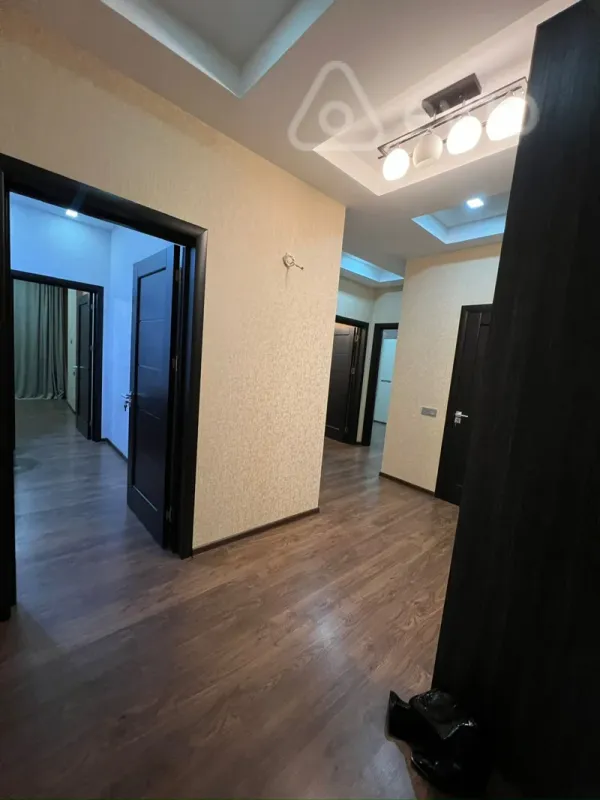 Kirayə verilir 3 otaqlı yeni tikili 100 m²