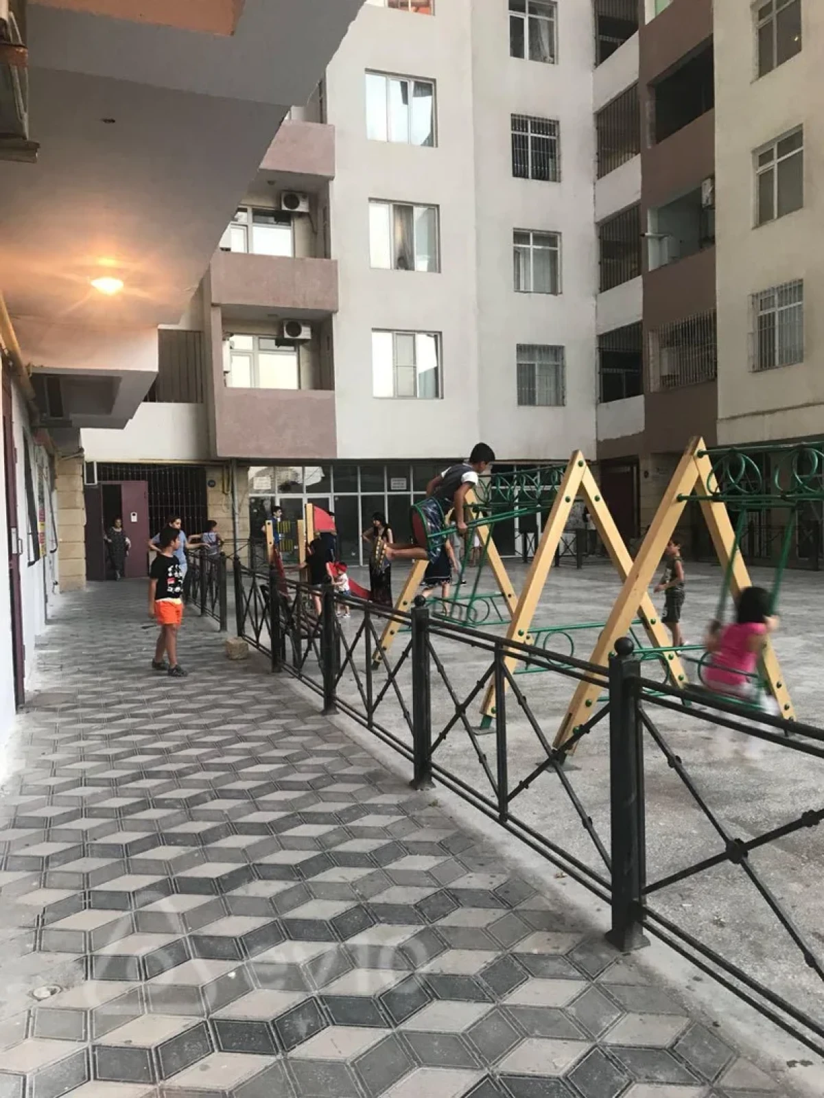 Kirayə verilir 3 otaqlı yeni tikili 100 m²