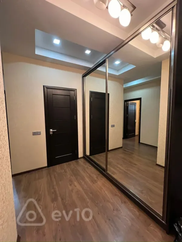 Kirayə verilir 3 otaqlı yeni tikili 100 m²