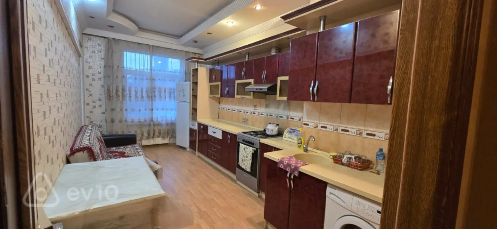 Kirayə verilir 3 otaqlı yeni tikili 130 m²
