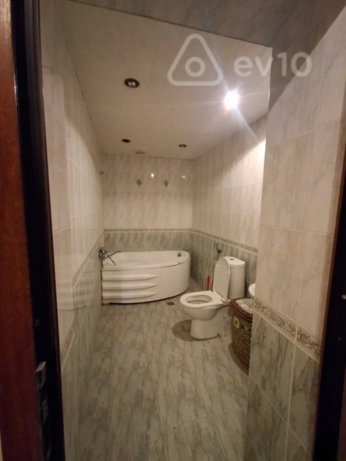 Kirayə verilir 3 otaqlı yeni tikili 130 m²