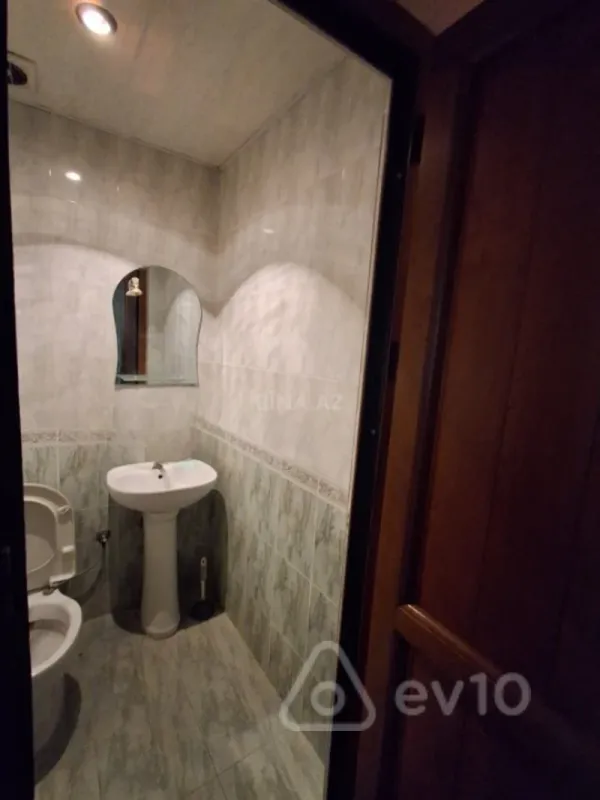 Kirayə verilir 3 otaqlı yeni tikili 130 m²