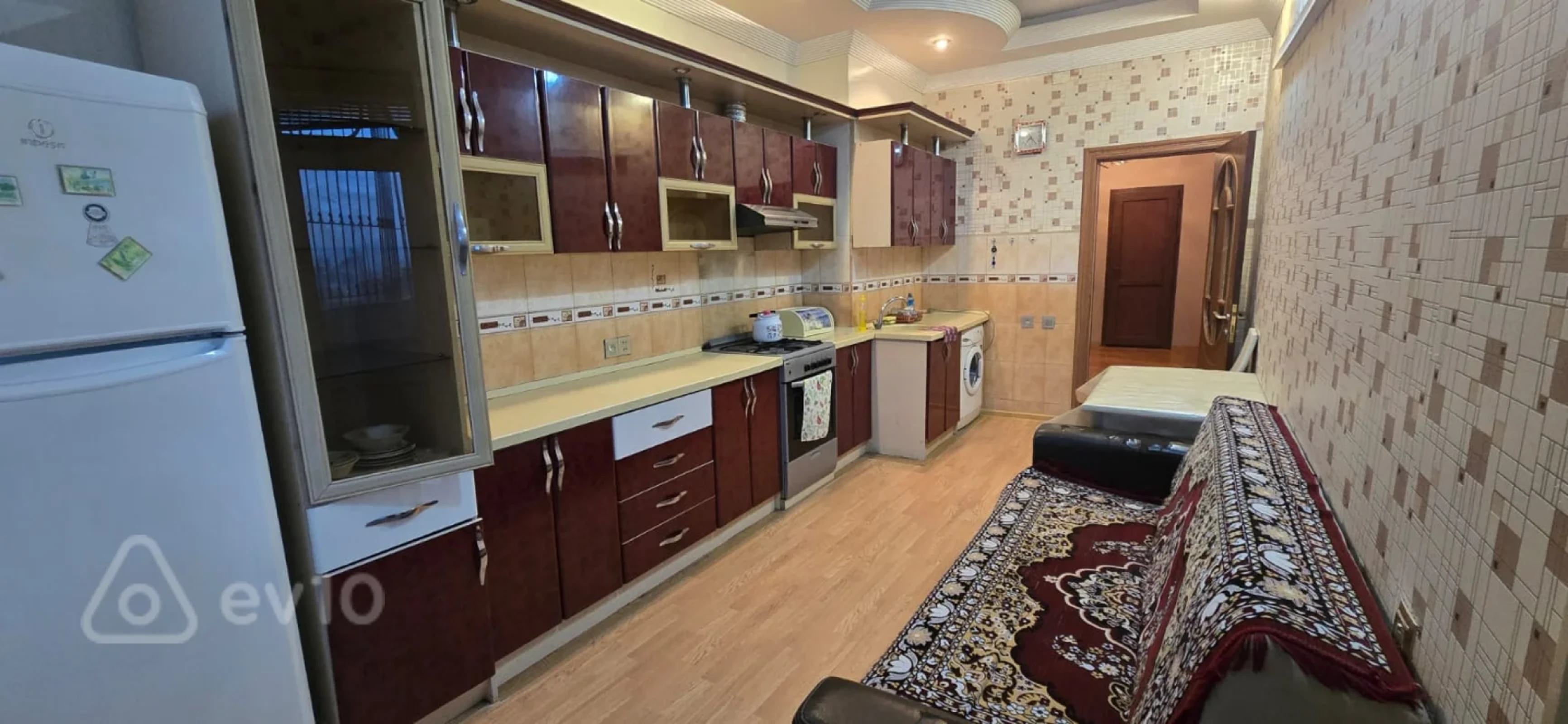 Kirayə verilir 3 otaqlı yeni tikili 130 m²