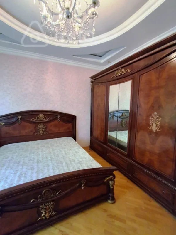 Kirayə verilir 3 otaqlı yeni tikili 130 m²