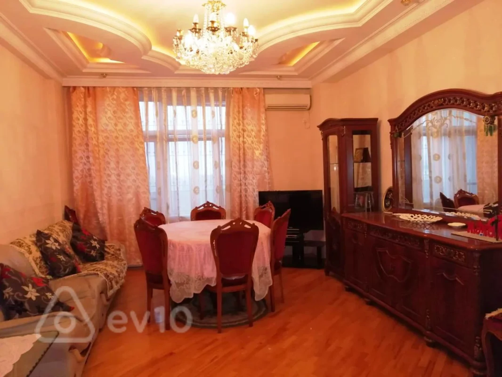 Kirayə verilir 3 otaqlı yeni tikili 130 m²