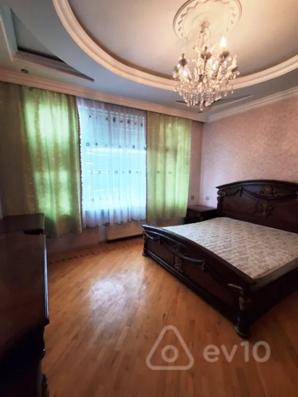 Kirayə verilir 3 otaqlı yeni tikili 130 m²