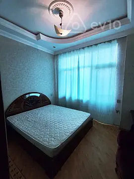 Kirayə verilir 3 otaqlı yeni tikili 130 m²