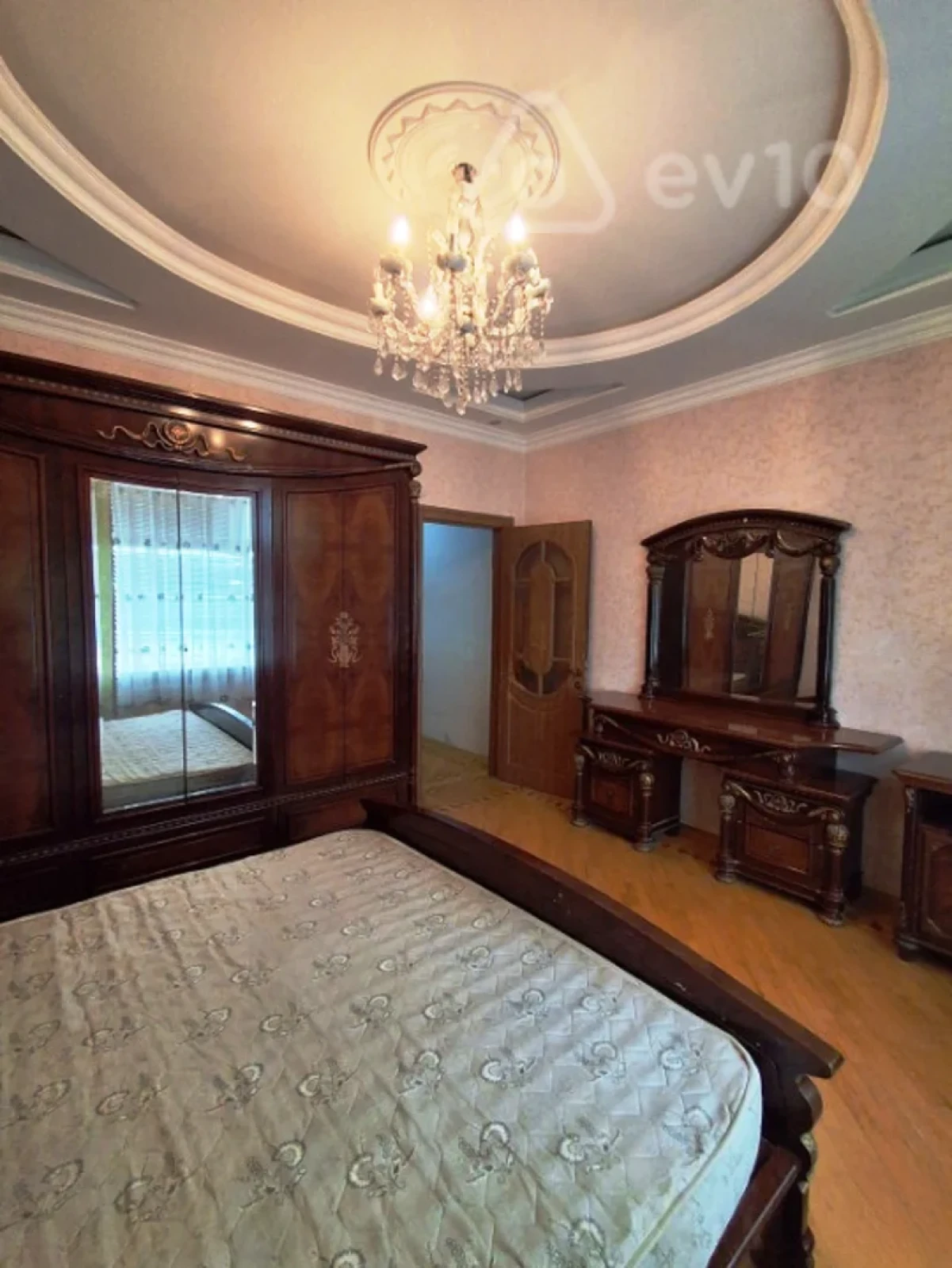 Kirayə verilir 3 otaqlı yeni tikili 130 m²