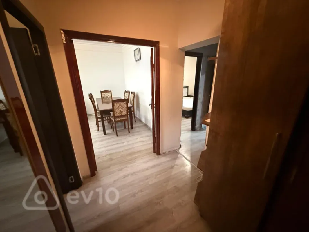 Kirayə verilir 3 otaqlı köhnə tikili 80 m²